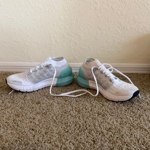 Light blue/white under armour hovr shoes